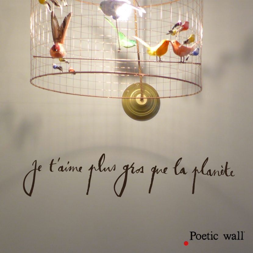 poeticwall-plus-gros-que-la-planete